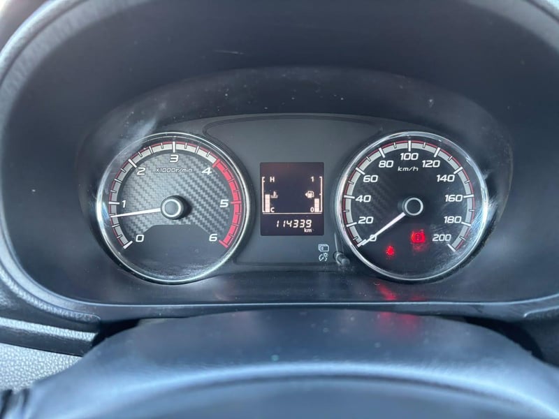 Mitsubishi L200 KATANA CRT 4X4 2023 - Imagen 15 de 16