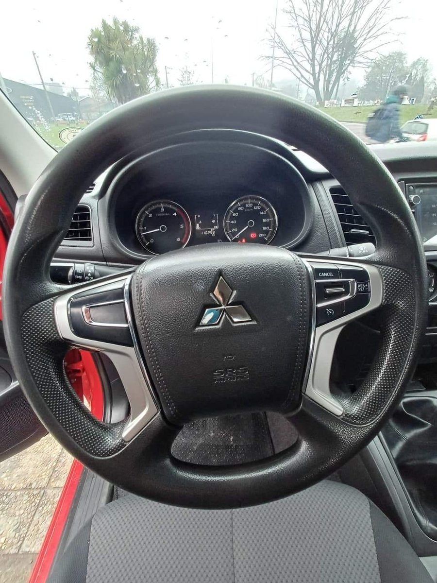 Mitsubishi L200 KATANA CRT 2022 - Imagen 15 de 16