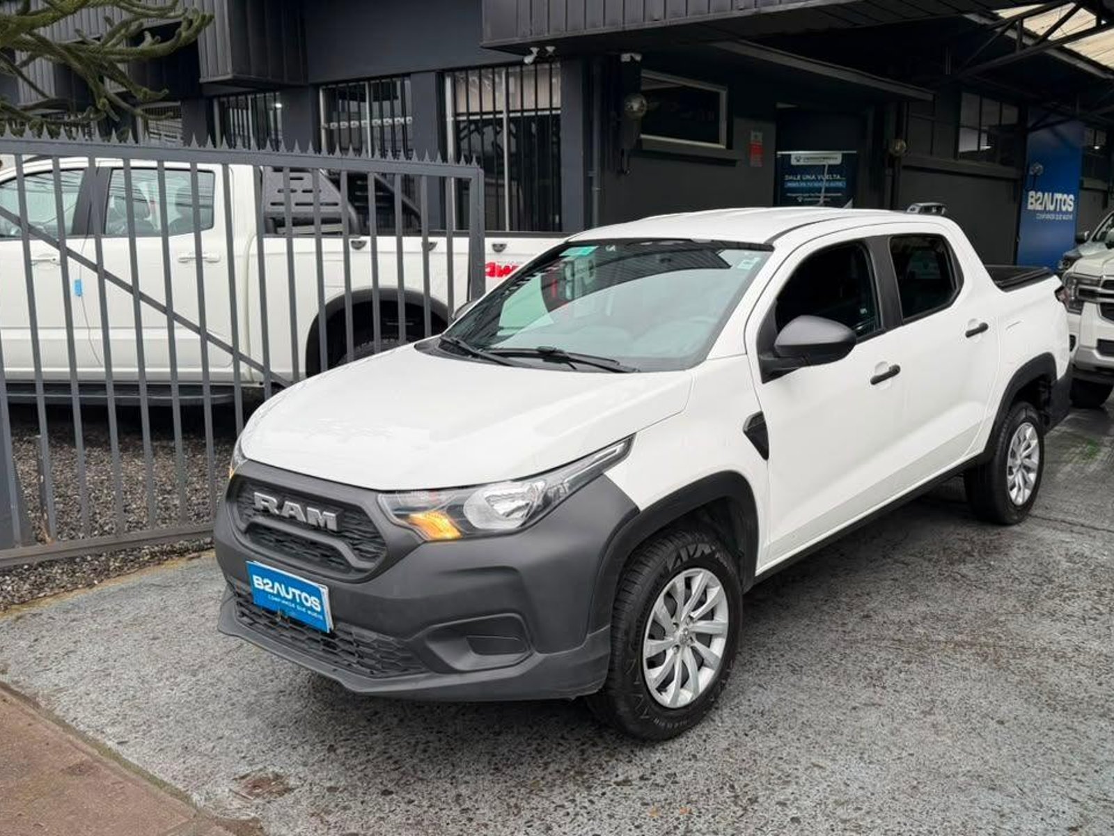RAM 700 SLT CD 2024 - Foto 3 de 12