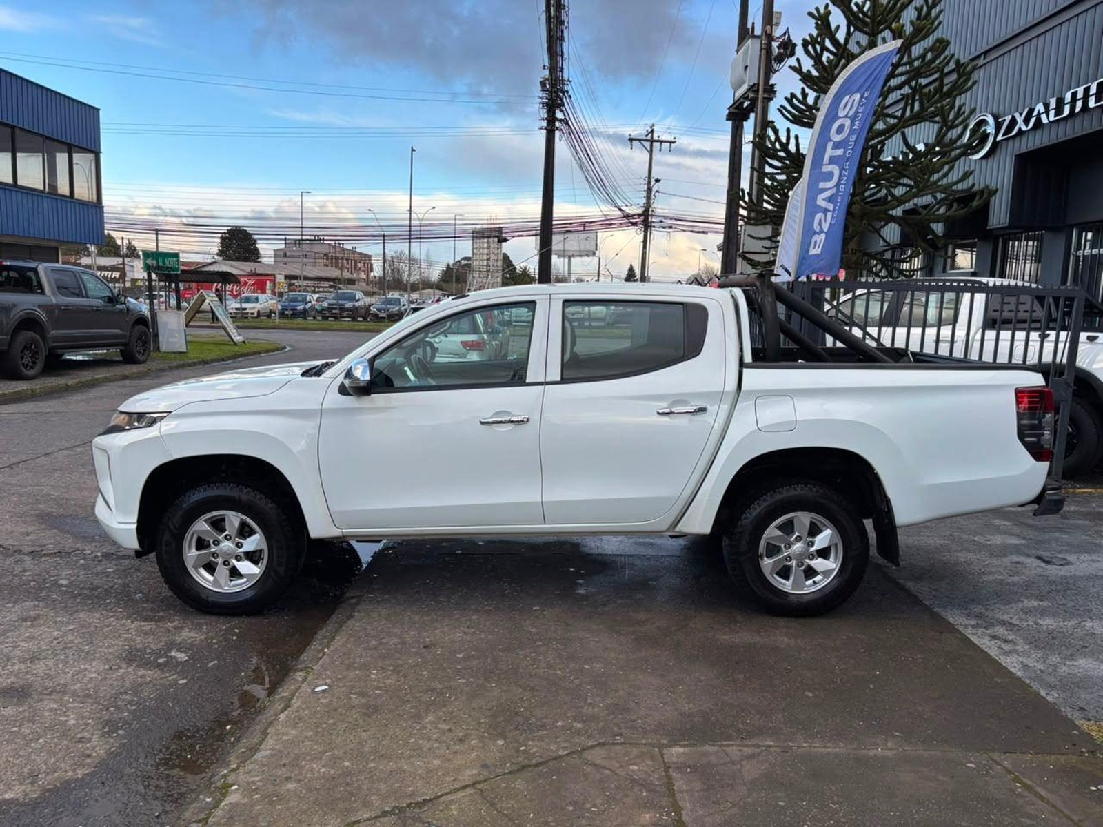 Mitsubishi L200 KATANA CR 2023 - Imagen 3 de 16