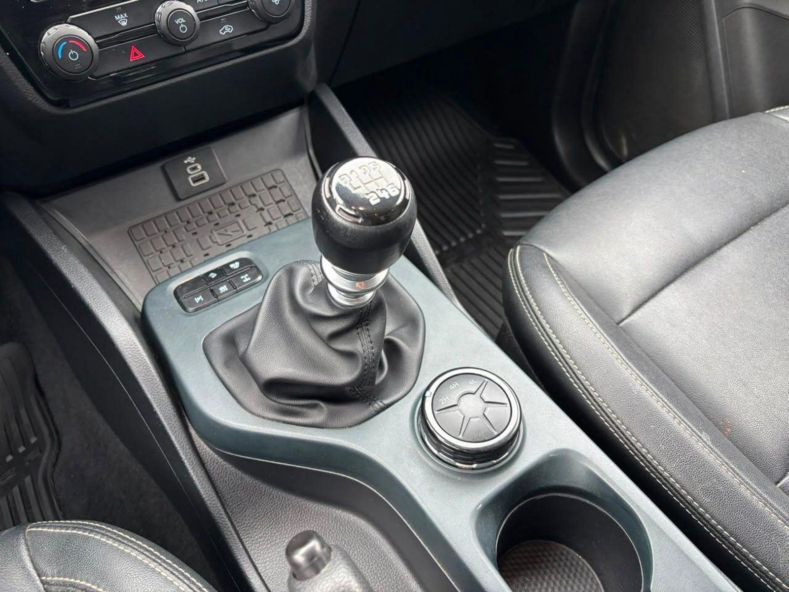 Ford RANGER XLT 4X4 2024 - Imagen 14 de 16