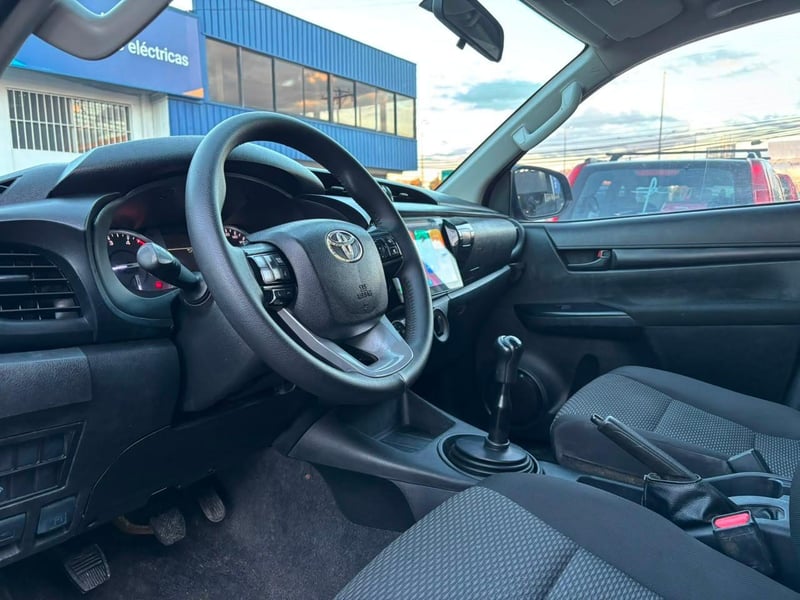 Toyota HILUX 2022 - Imagen 7 de 12