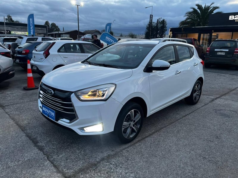 JAC JS2 LUXURY HB 2023