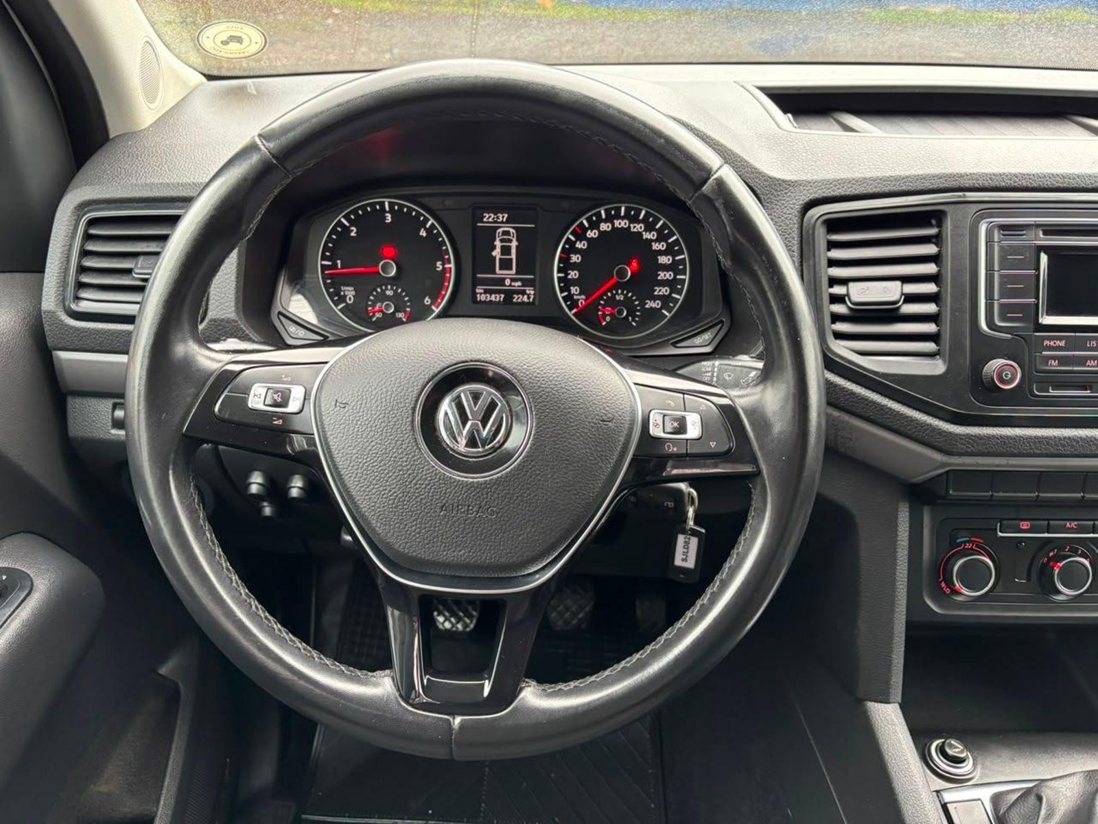 Volkswagen AMAROK TRENDLINE 2023 - Imagen 13 de 17