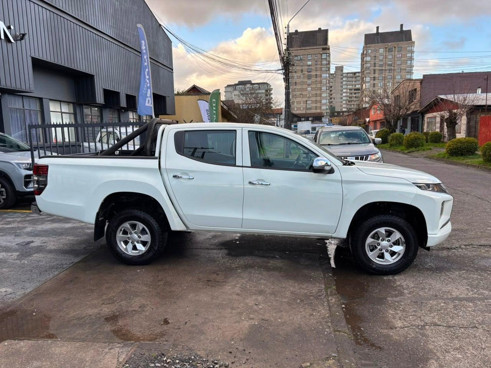 Mitsubishi L200 KATANA CR 2023 - Foto 4 de 16