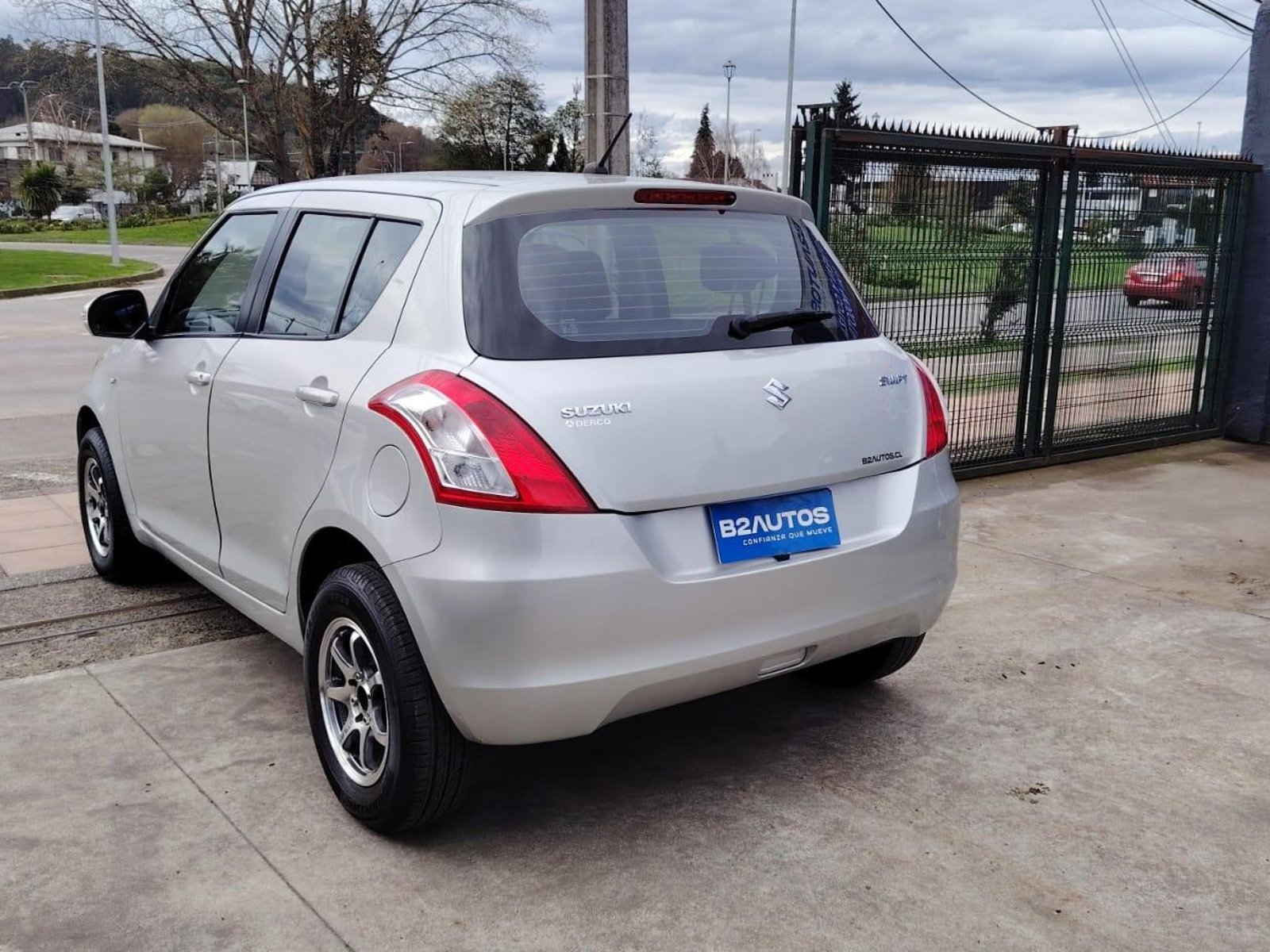 Suzuki SWIFT GL SPORT HB 2017 - Foto 3 de 8