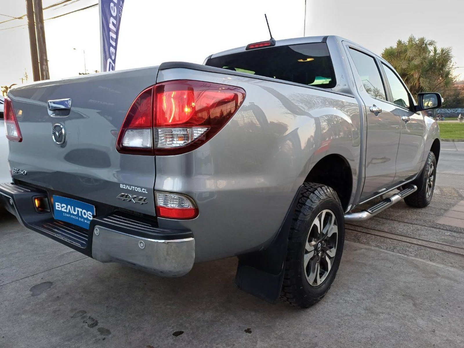 Mazda BT-50 2021 - Imagen 3 de 11