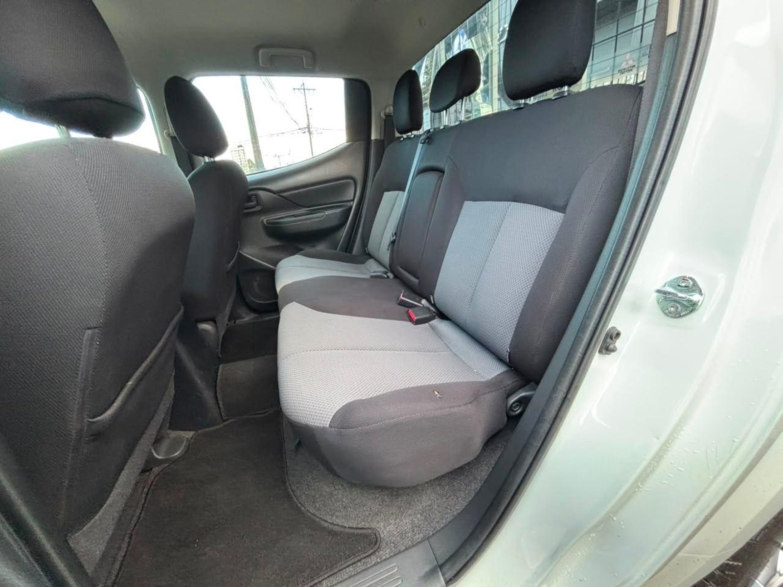 Mitsubishi L200 KATANA CR 2023 - Imagen 10 de 16