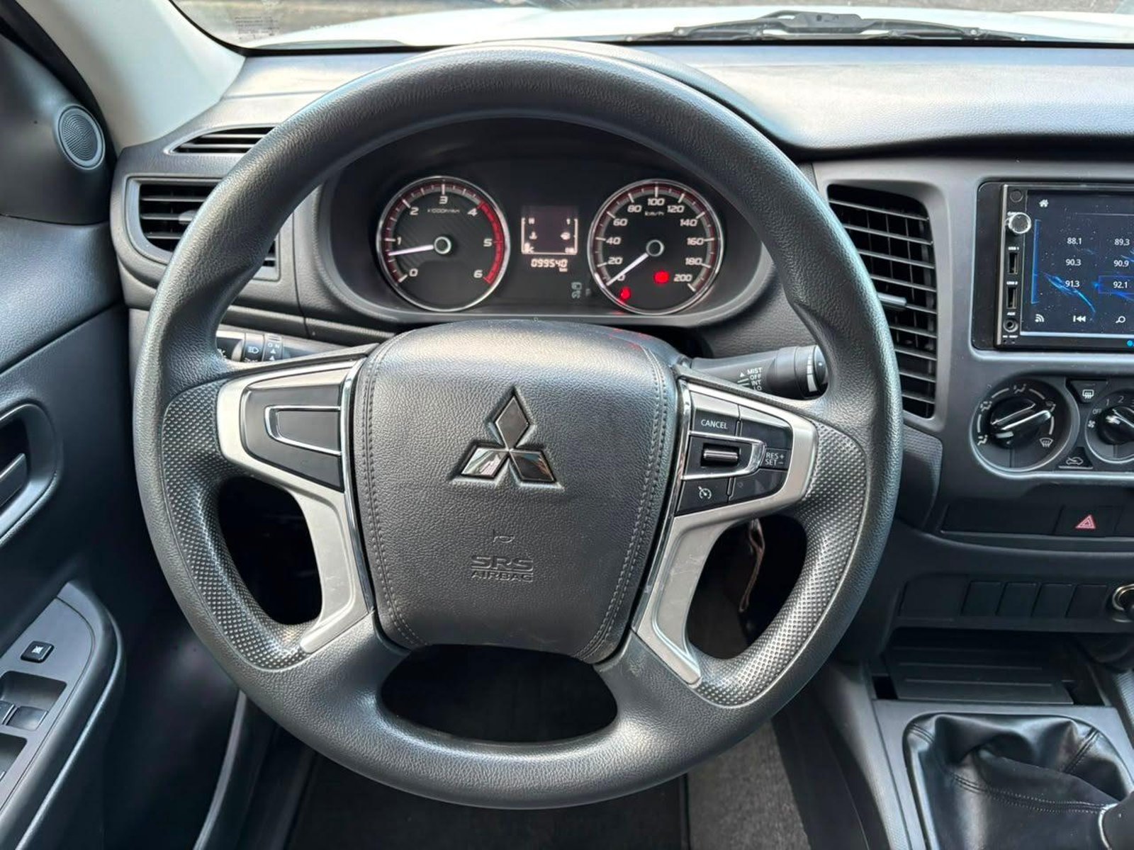 Mitsubishi L200 KATANA CR 2023 - Imagen 13 de 16