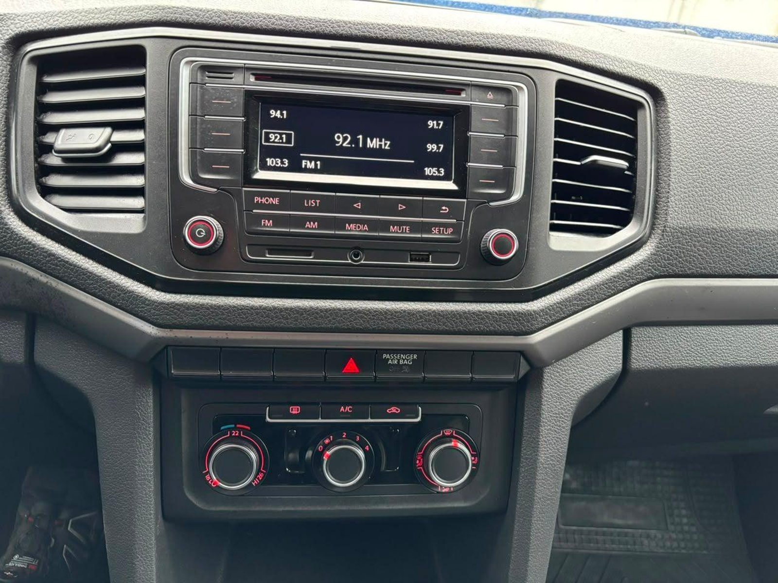 Volkswagen AMAROK TRENDLINE 2023 - Imagen 10 de 17