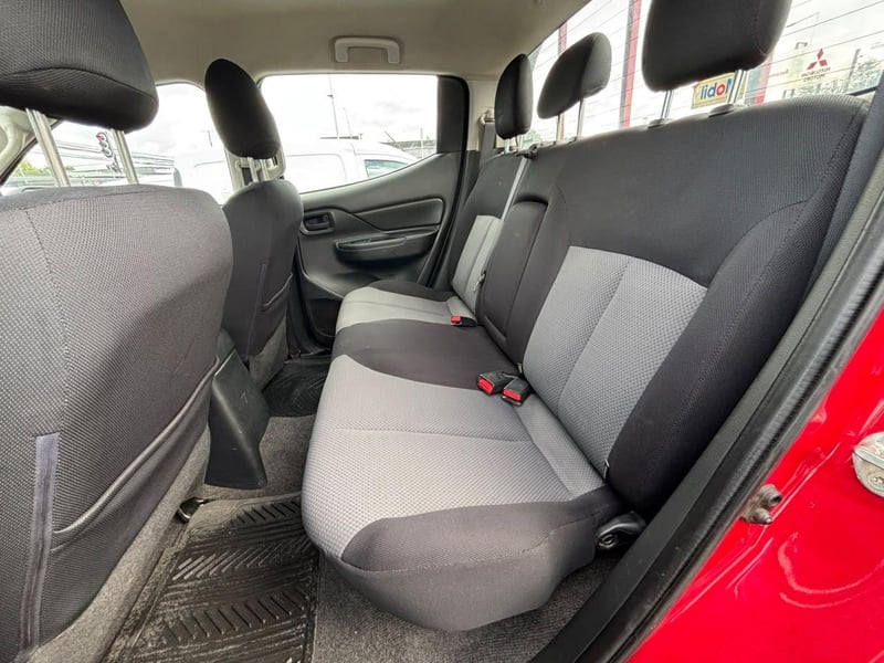 Mitsubishi L200 KATANA CRT 4X4 2023 - Imagen 12 de 17