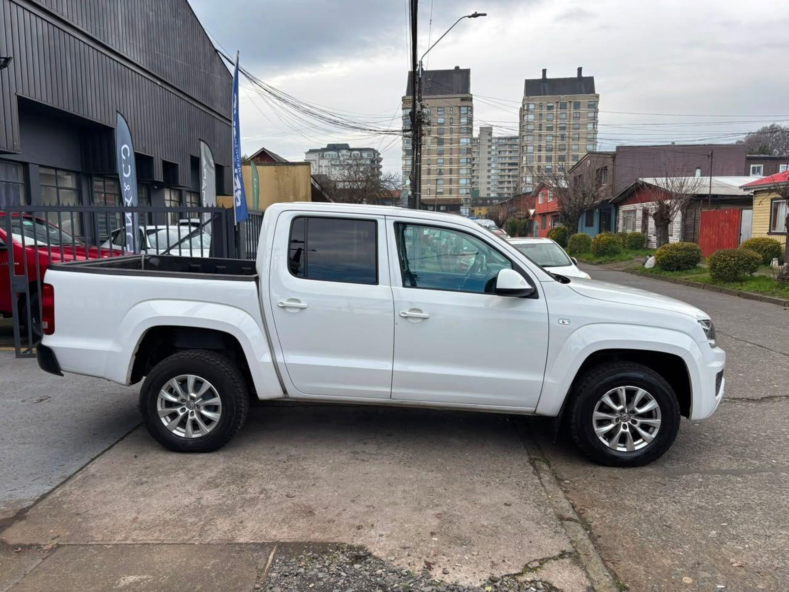 Volkswagen AMAROK TRENDLINE 2021 - Imagen 7 de 14