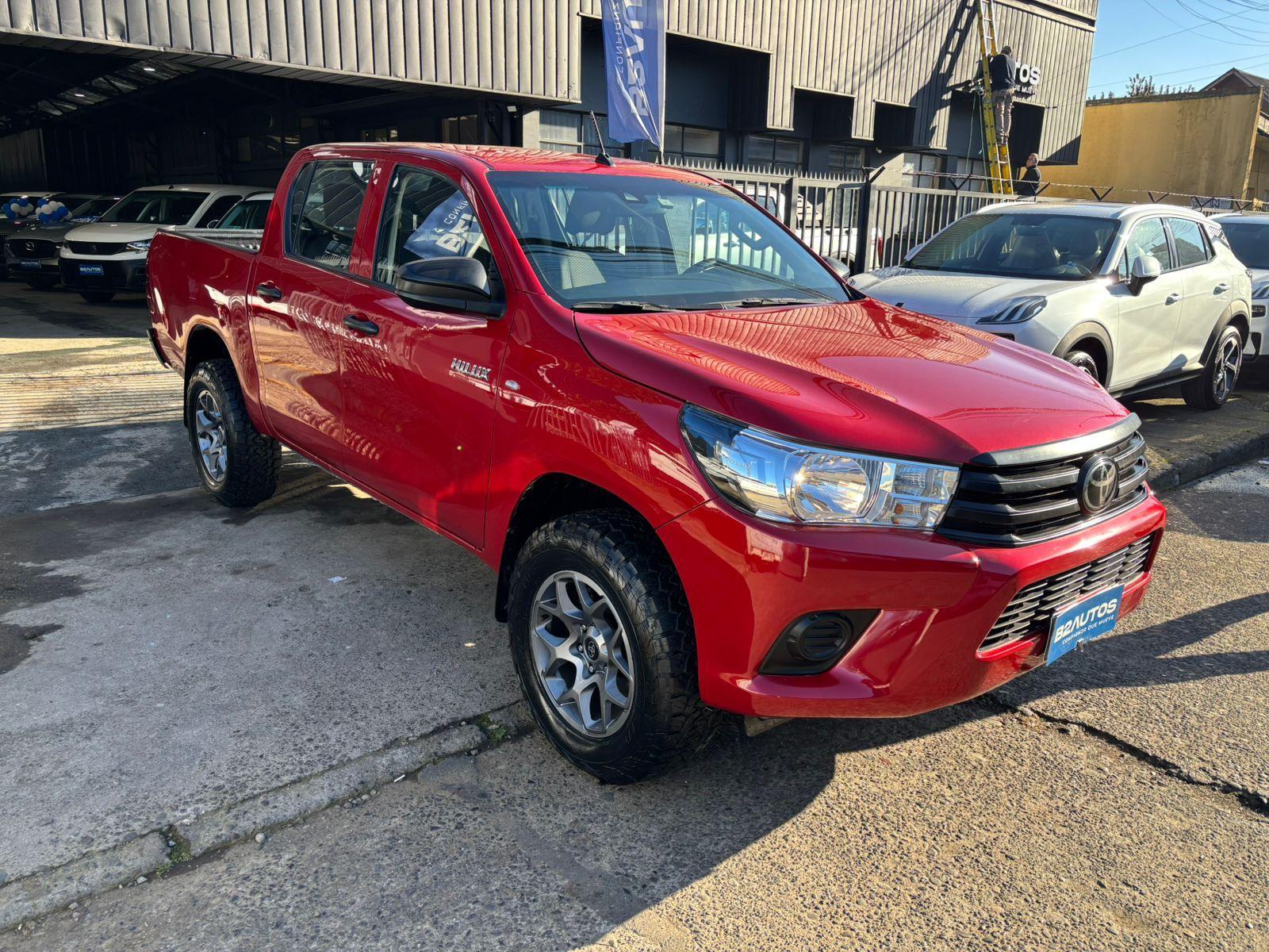 Toyota HILUX 2023 - Foto 2 de 12