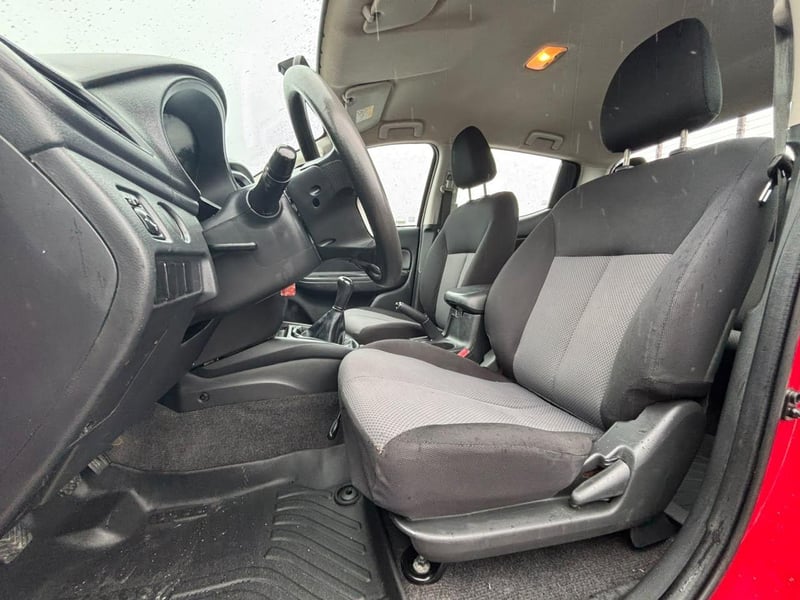 Mitsubishi L200 KATANA CRM 2023 - Imagen 10 de 14