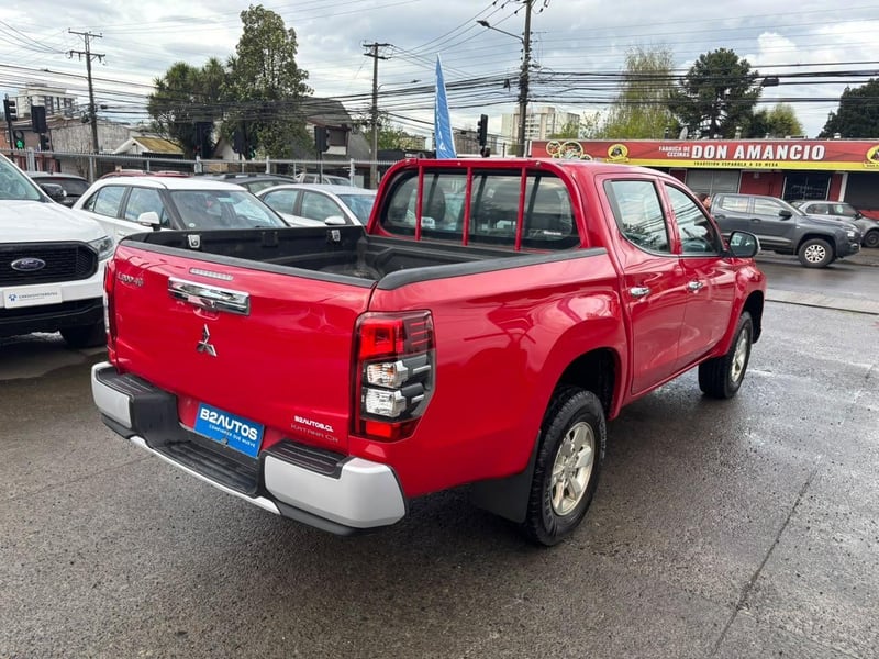 Mitsubishi L200 KATANA CRT 4X4 2023 - Imagen 8 de 17