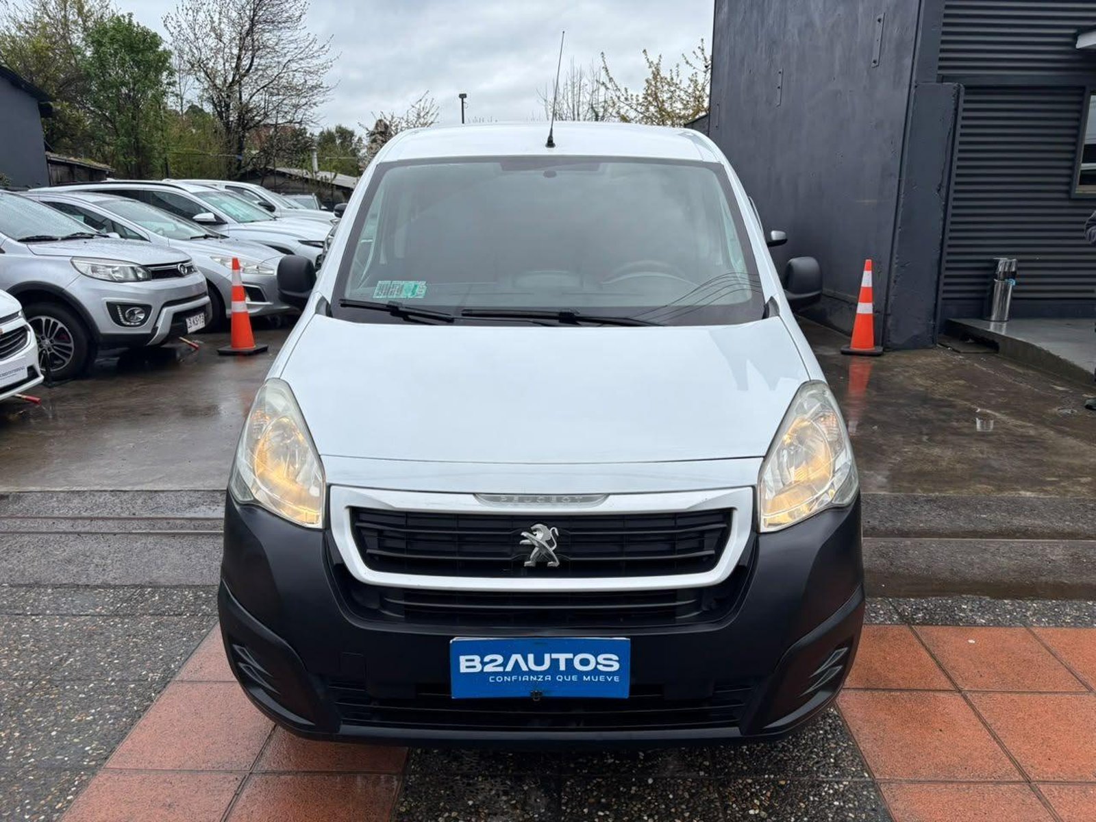 Peugeot PARTNER HDI 2017 - Foto 4 de 16