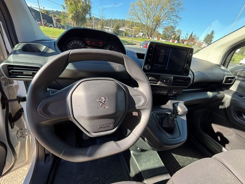 Peugeot PARTNER BLUEHDI 2024 - Imagen 13 de 15