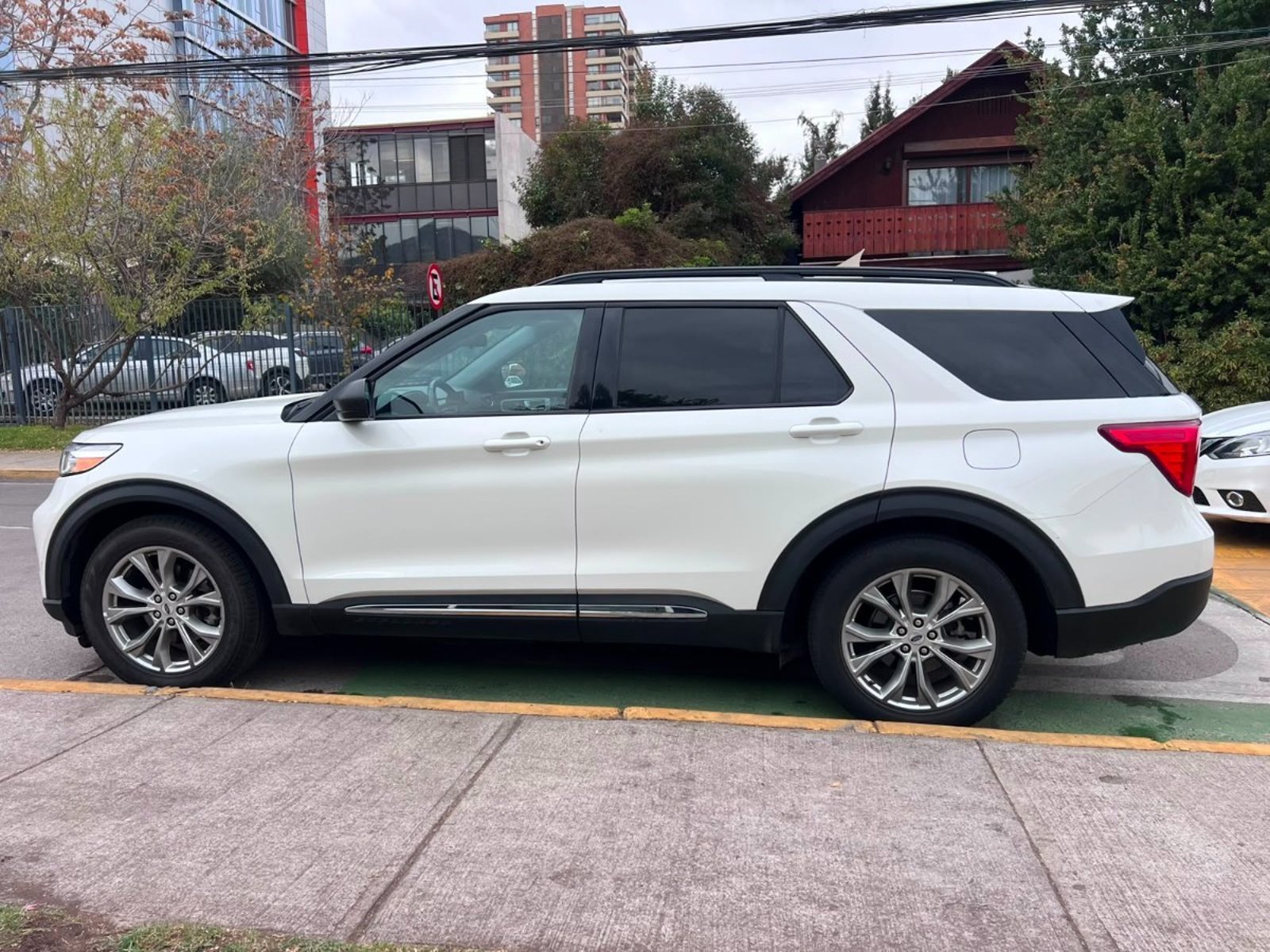 Ford EXPLORER NEW EXPLORER 2.3 XLT AUTO 2022 - Imagen 8 de 10
