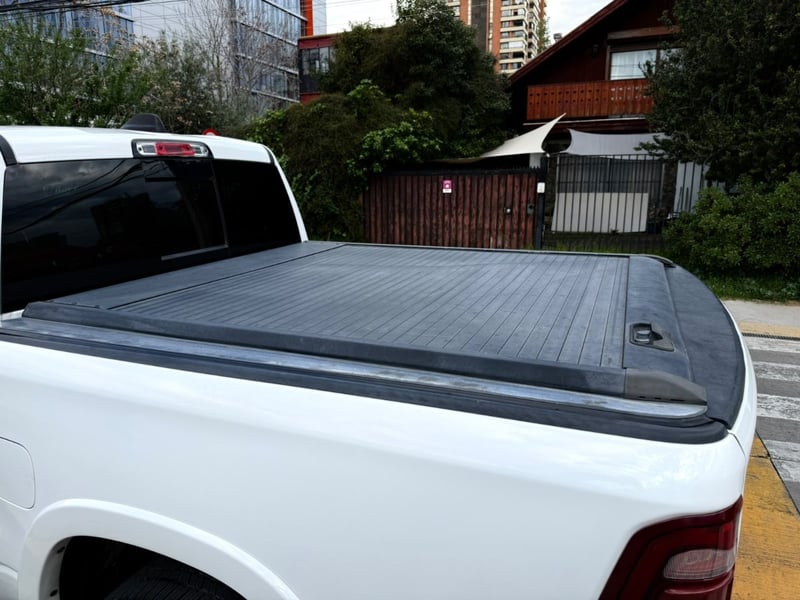 RAM 1500 1500 LARAMIE CREW CAB 4X4 5.7 AUT 2022 - Imagen 9 de 10