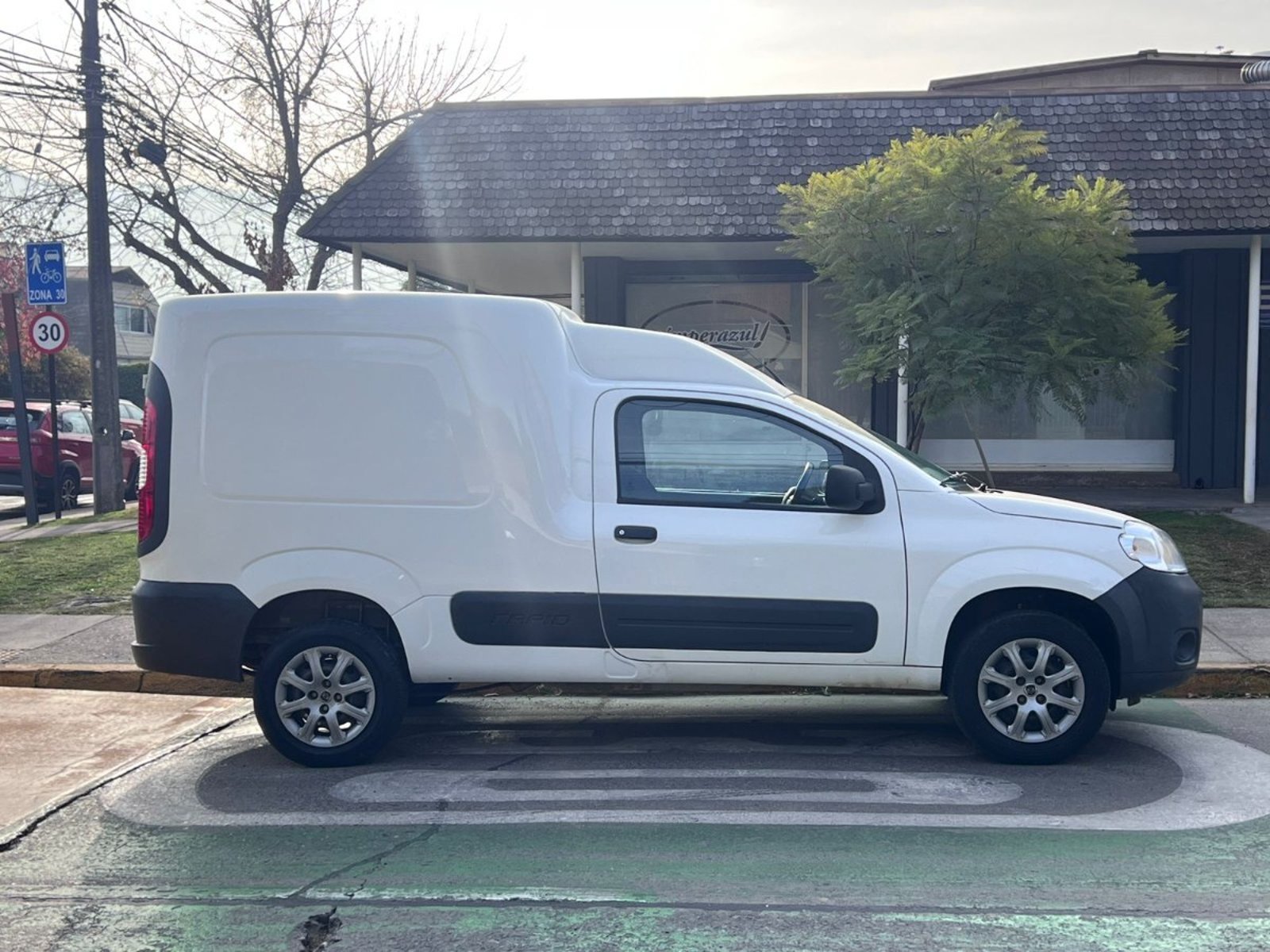 RAM VAN 700 700 RAPID 1.4 A/C 2021 - Foto 4 de 10