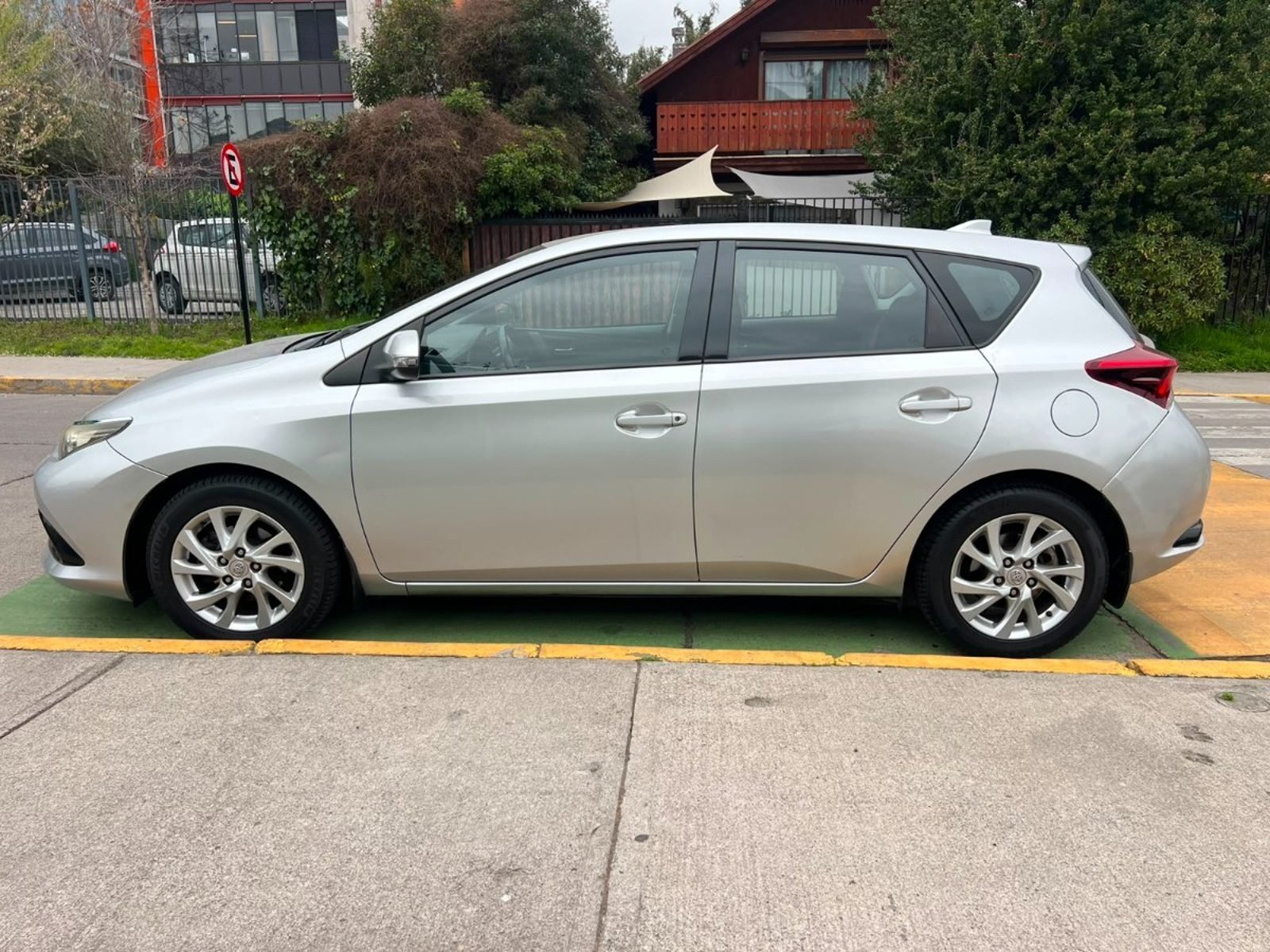 Toyota AURIS AUTIS 1.6 MECANICO 2017 - Imagen 8 de 10