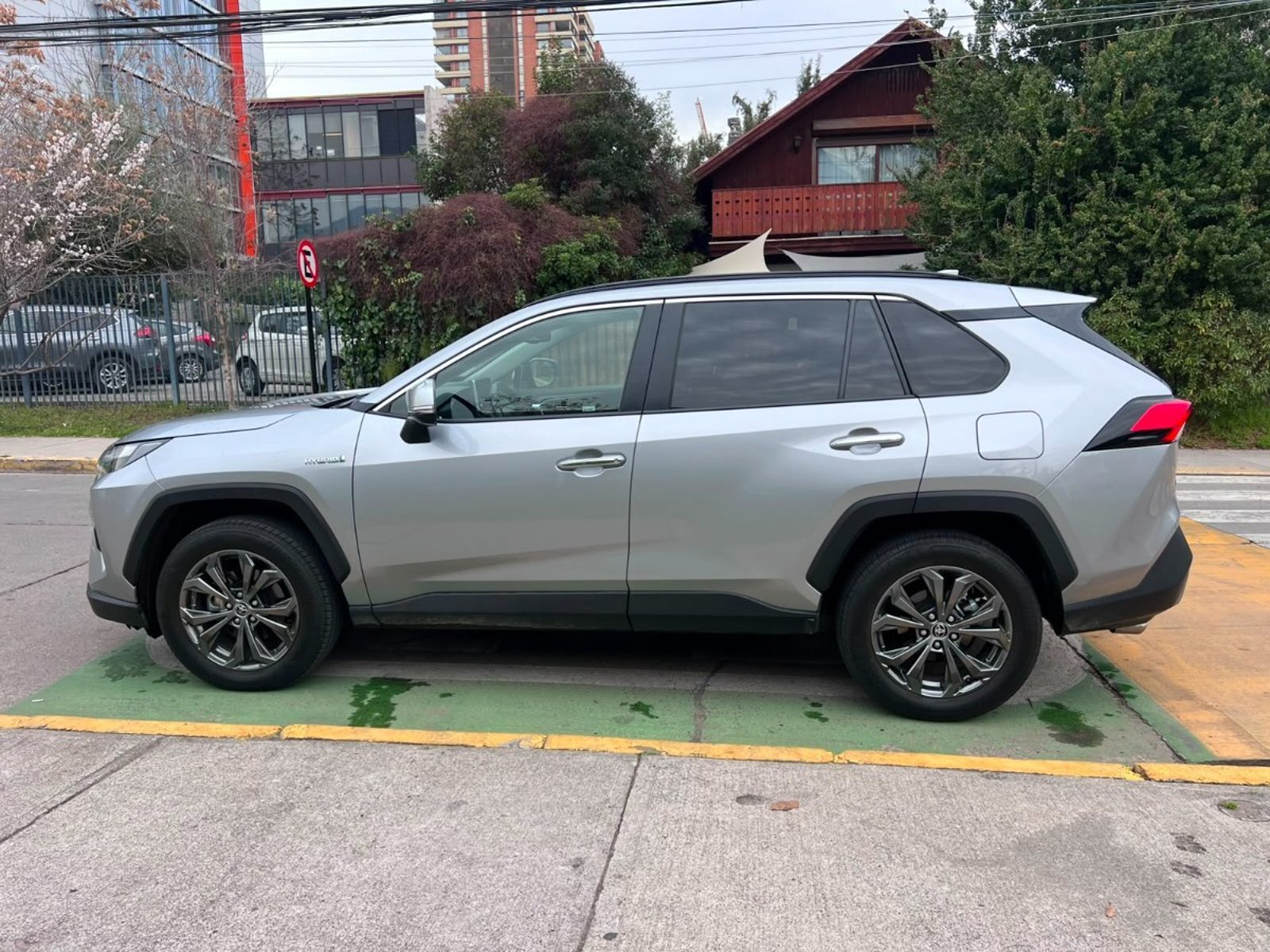 Toyota RAV 4 RAV4 HIBRIDO 2.5 LIMITED 4X4 2023 - Imagen 8 de 10