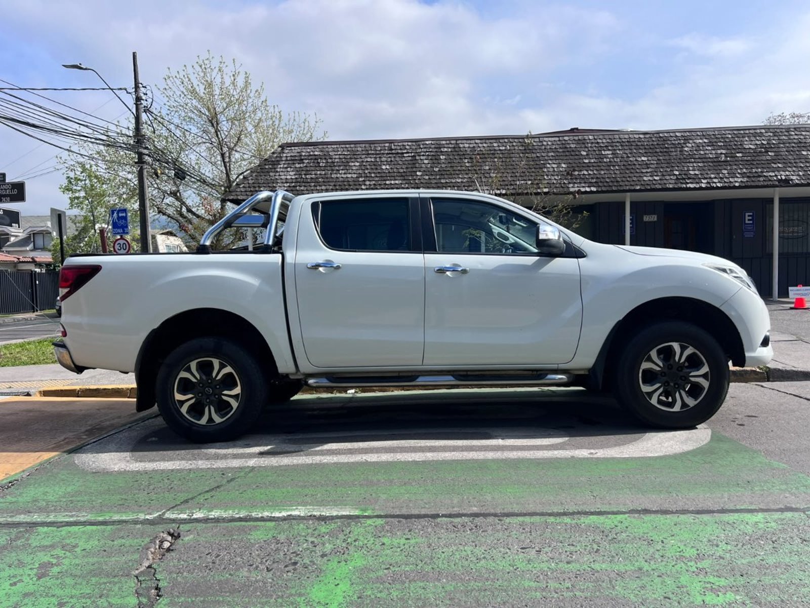 Mazda BT-50 Bt-50 3.2 SDX DOB. CAB. DIESEL 4X4 AT 4P 2018 - Foto 4 de 10