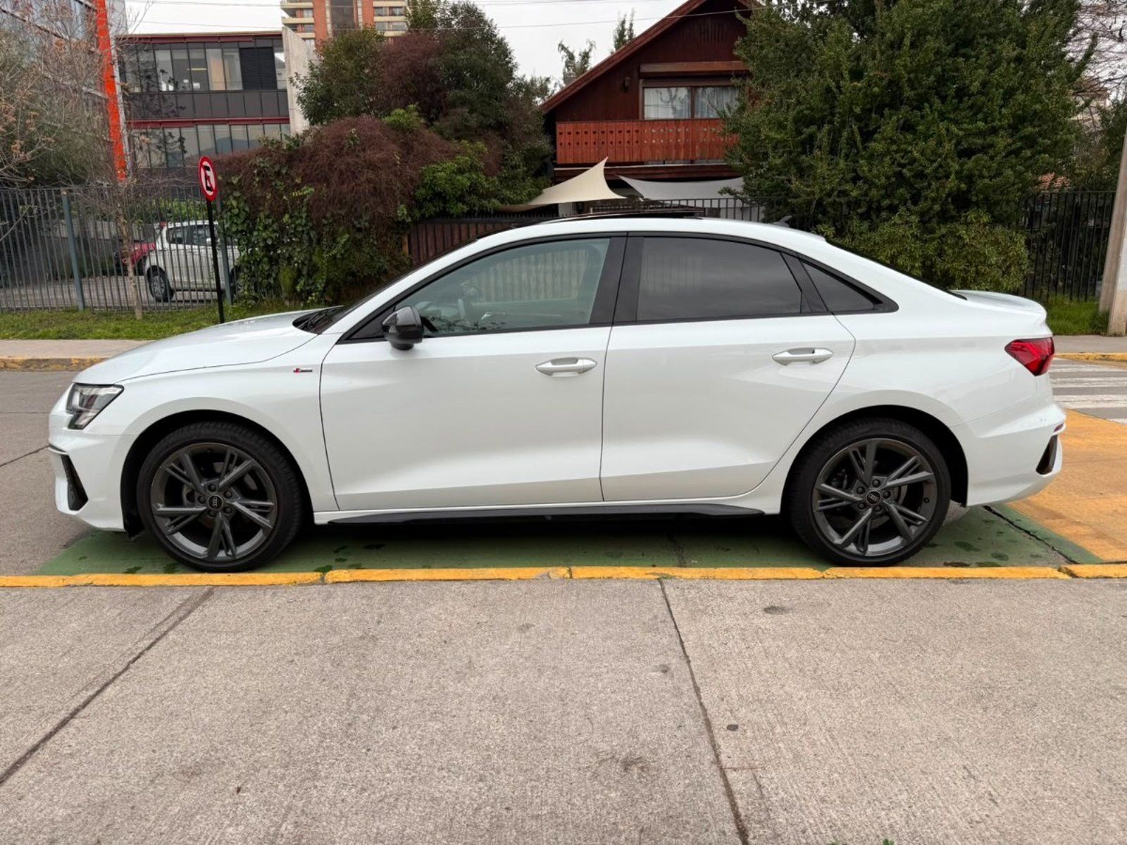 Audi A3 A3 SEDAN 35 TFSI 1.4 AUT S-LINE 2024 - Imagen 8 de 10