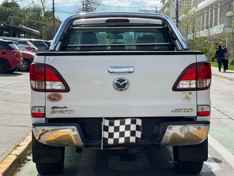 Mazda BT-50 Bt-50 3.2 SDX DOB. CAB. DIESEL 4X4 AT 4P 2018 - Imagen 6 de 10