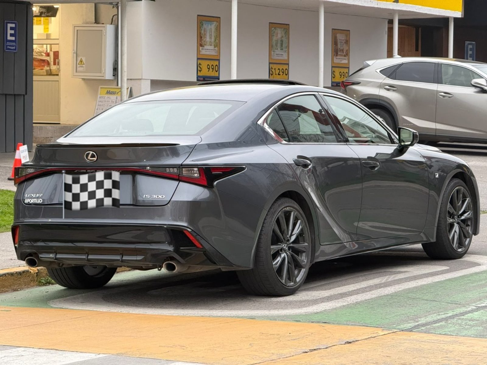 Lexus IS 300 IS 300 F-SPORT 2.0 2024 - Imagen 6 de 10