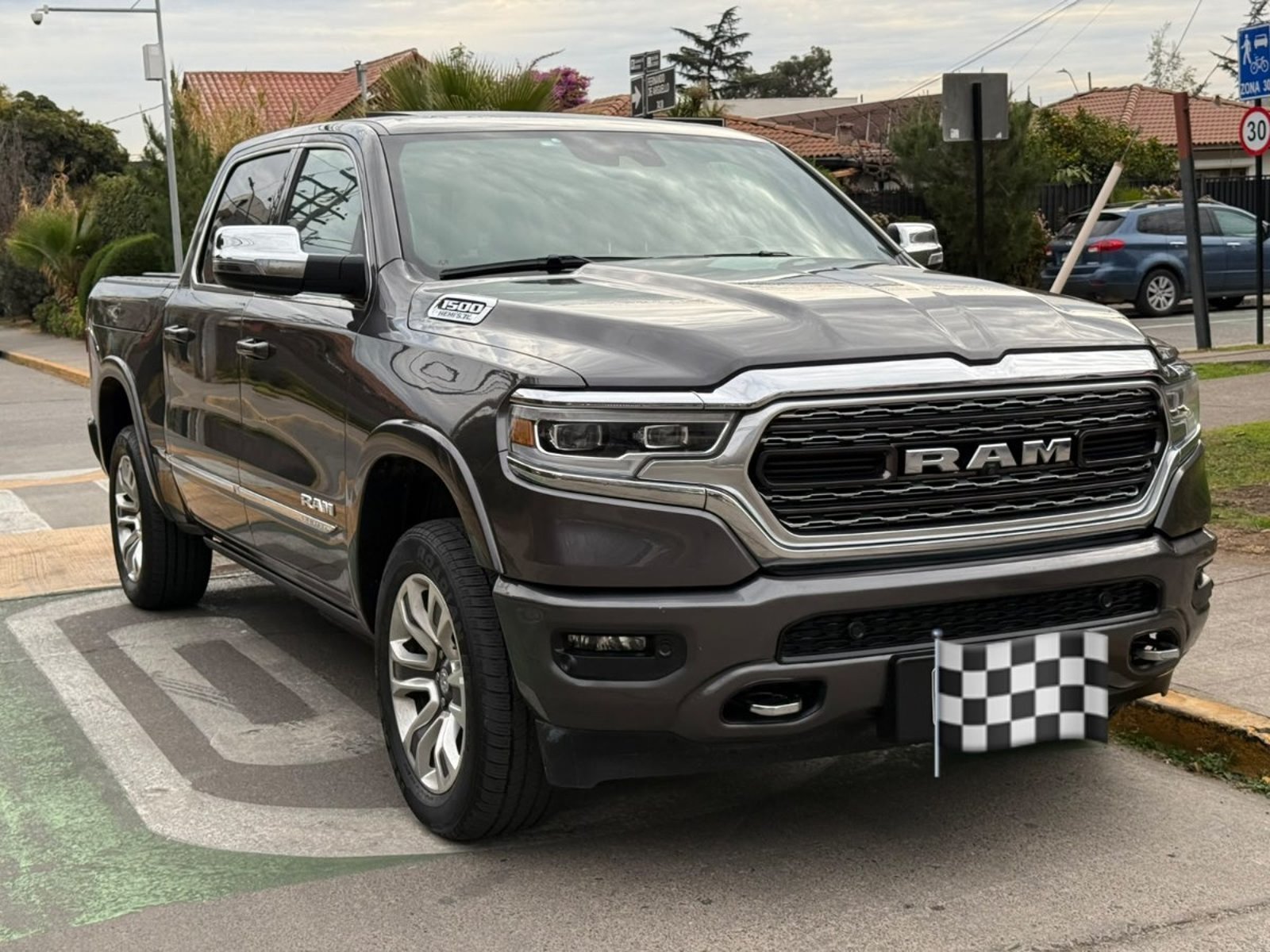 RAM 1500 RAM 1500 LIMITED 5.7 4X4 RAMBOX 2024 - Foto 3 de 10