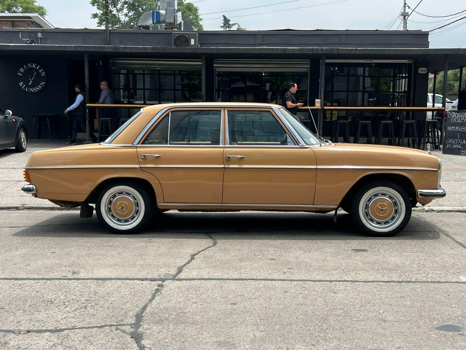 Mercedes-Benz 230 230 1976 - Foto 4 de 10