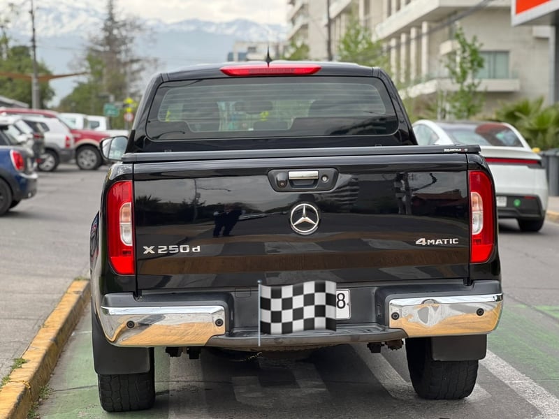 Mercedes-Benz X250 X 250D 2.3 CLASS POWER DOB. CAB. DIESEL 4X4 AT 2020 - Imagen 6 de 10