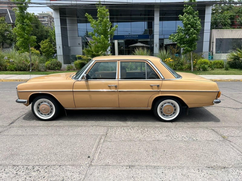 Mercedes-Benz 230 230 1976 - Imagen 8 de 10