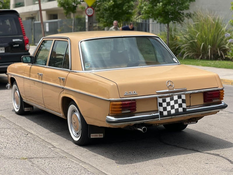 Mercedes-Benz 230 230 1976 - Imagen 7 de 10