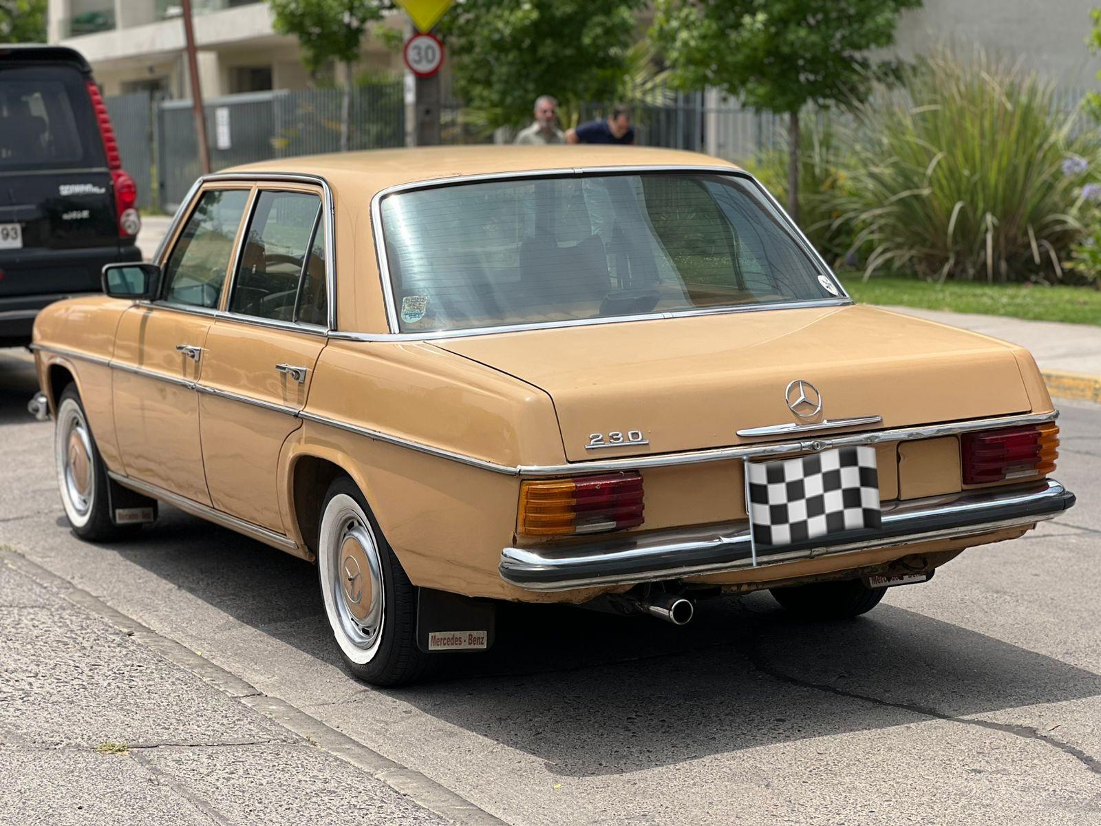 Mercedes-Benz 230 230 1976 - Imagen 7 de 10