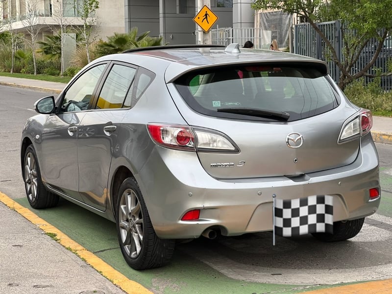 Mazda 3 SPORT Mazda 3 1.6 SPORT V 4X2 AUTOMATICO TECHO 2014 - Imagen 7 de 10