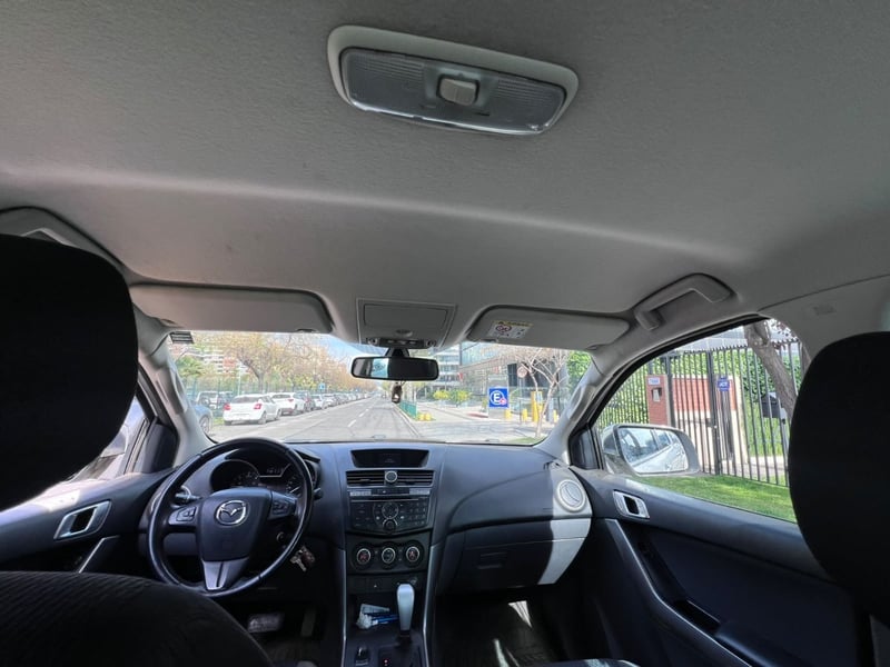 Mazda BT-50 Bt-50 3.2 SDX DOB. CAB. DIESEL 4X4 AT 4P 2018 - Imagen 10 de 10