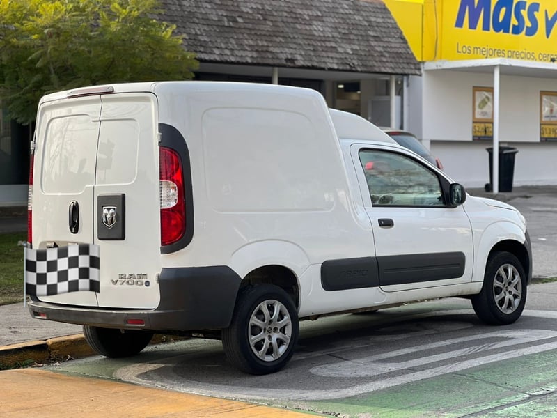 RAM VAN 700 700 RAPID 1.4 A/C 2021 - Imagen 5 de 10