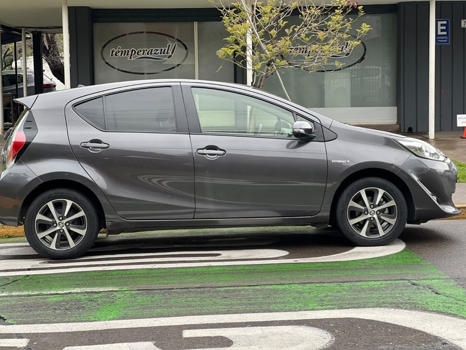 Toyota PRIUS PRIUS C HB 1.5 AUT HYBRID 2019 - Foto 4 de 10