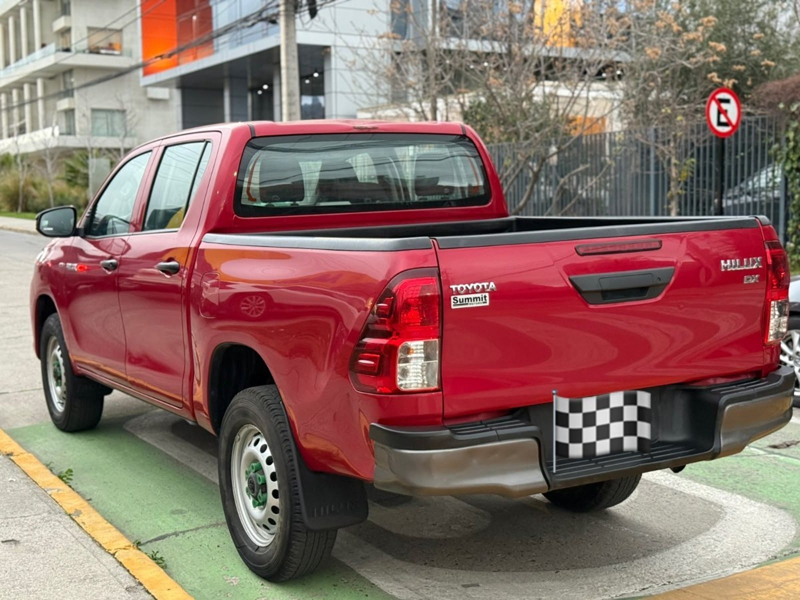 Toyota HILUX HILUX 2.4 DIESEL DX 4X4 6 MT 2024 - Imagen 7 de 9