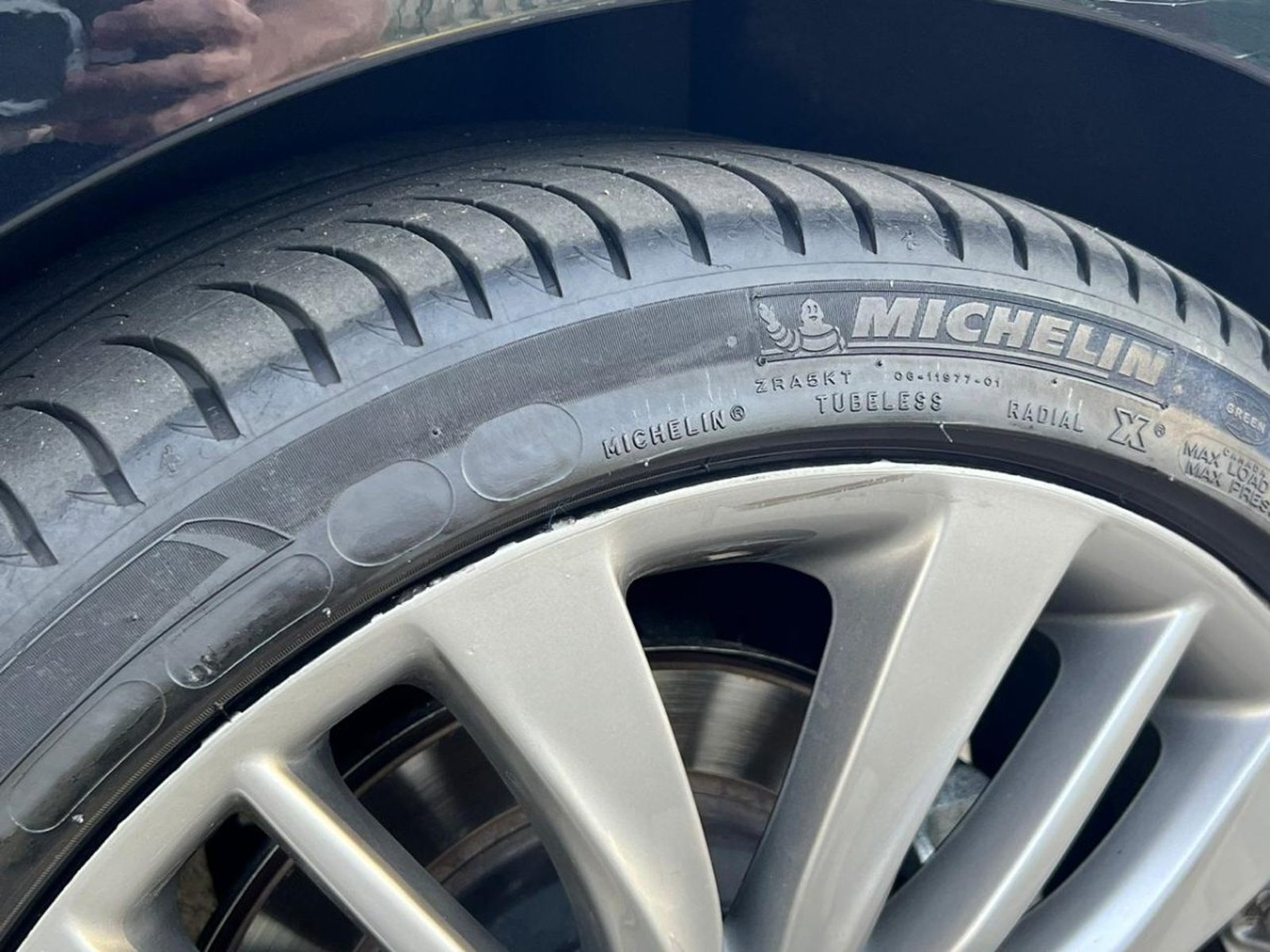 Hyundai GENESIS GENESIS 5.0 V8 AT 2017 - Imagen 8 de 10