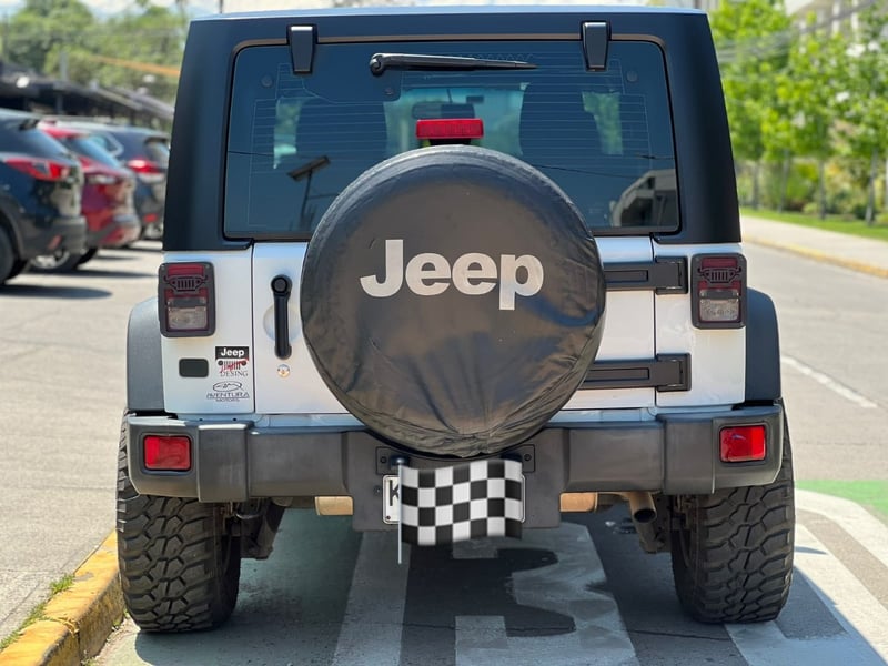 Jeep WRANGLER Wrangler 3.6 SPORT 4WD AT 3P 2019 - Imagen 6 de 10
