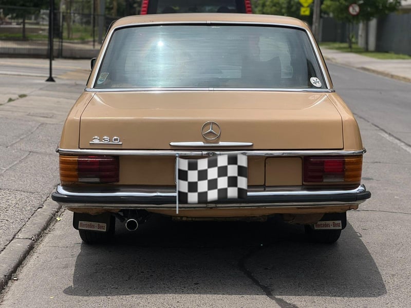 Mercedes-Benz 230 230 1976 - Imagen 6 de 10