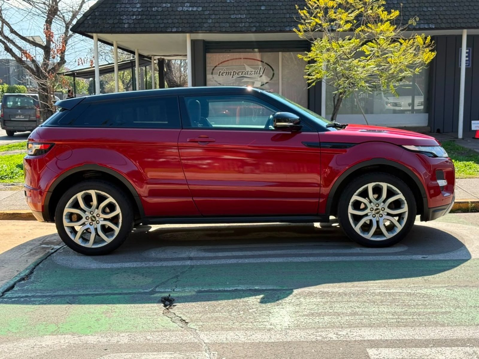 Land Rover NEW EVOQUE EVOQUE 2.0 COUPE 4X4 2012 - Foto 3 de 9