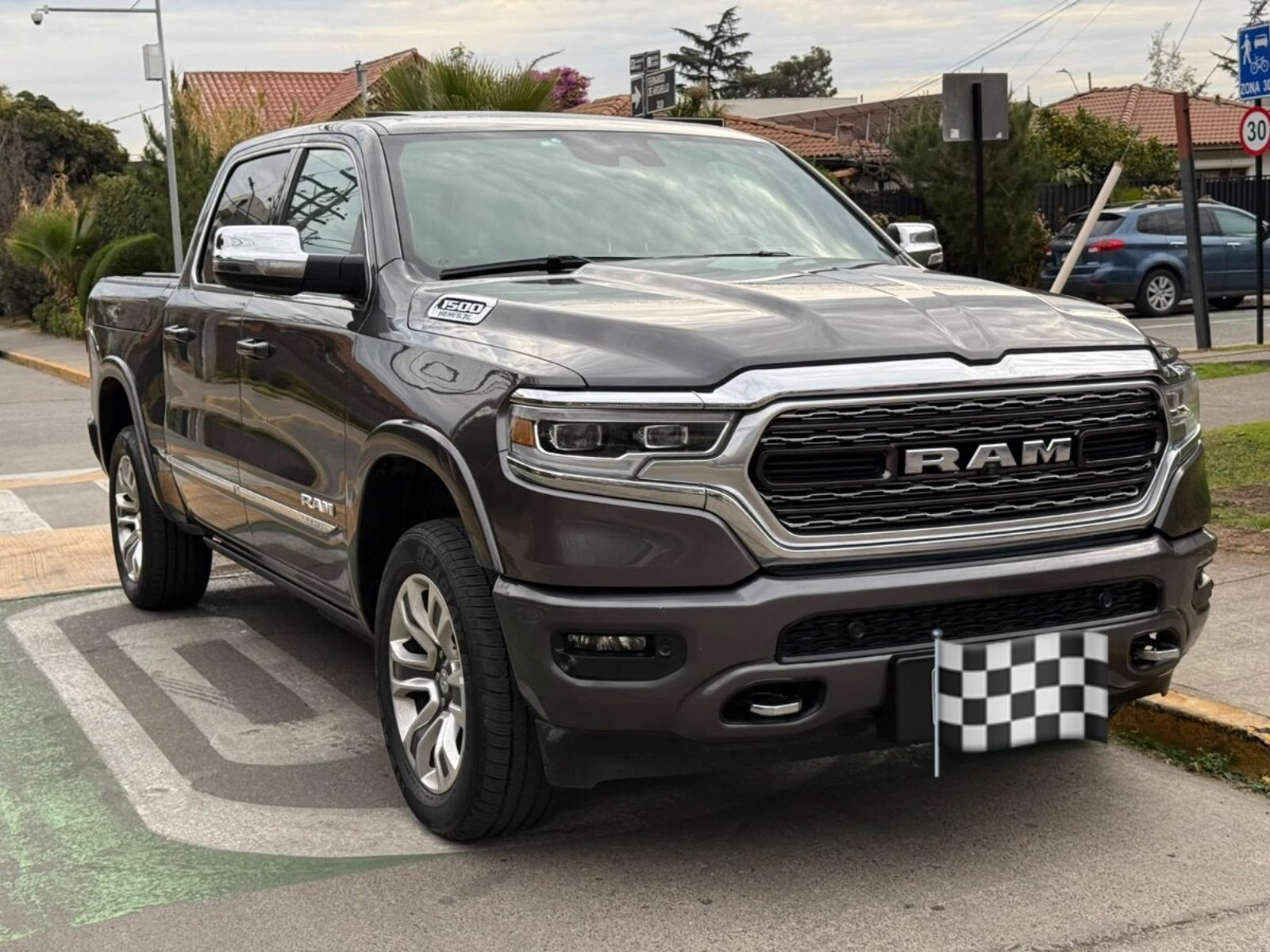 RAM 1500 RAM 1500 LIMITED 5.7 4X4 RAMBOX 2024 - Foto 3 de 10