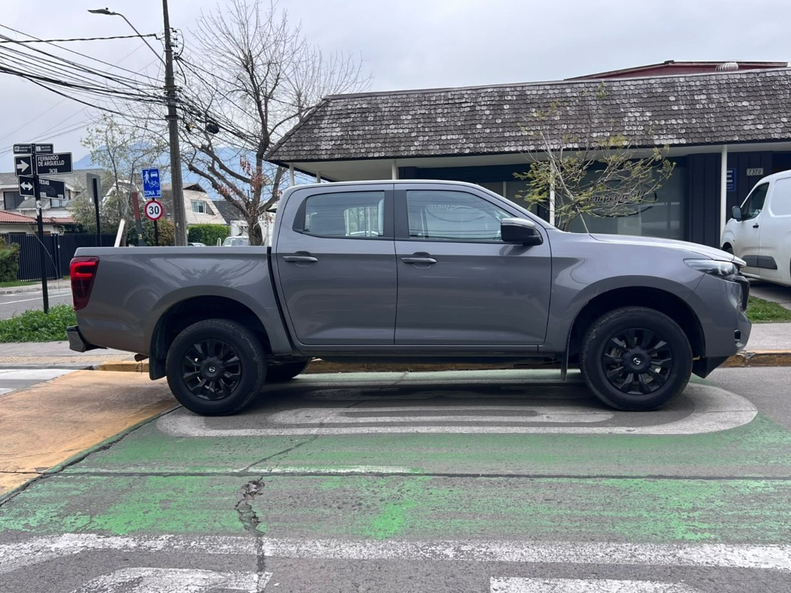 Mazda BT-50 Bt-50 3.0 CORE DIESEL 4X4 DOB.CAB. 6AT 4P 2026 - Imagen 4 de 10