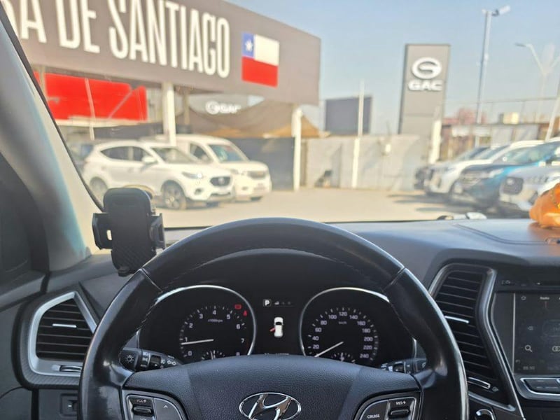 Hyundai Santa FE 2019 - Imagen 4 de 12