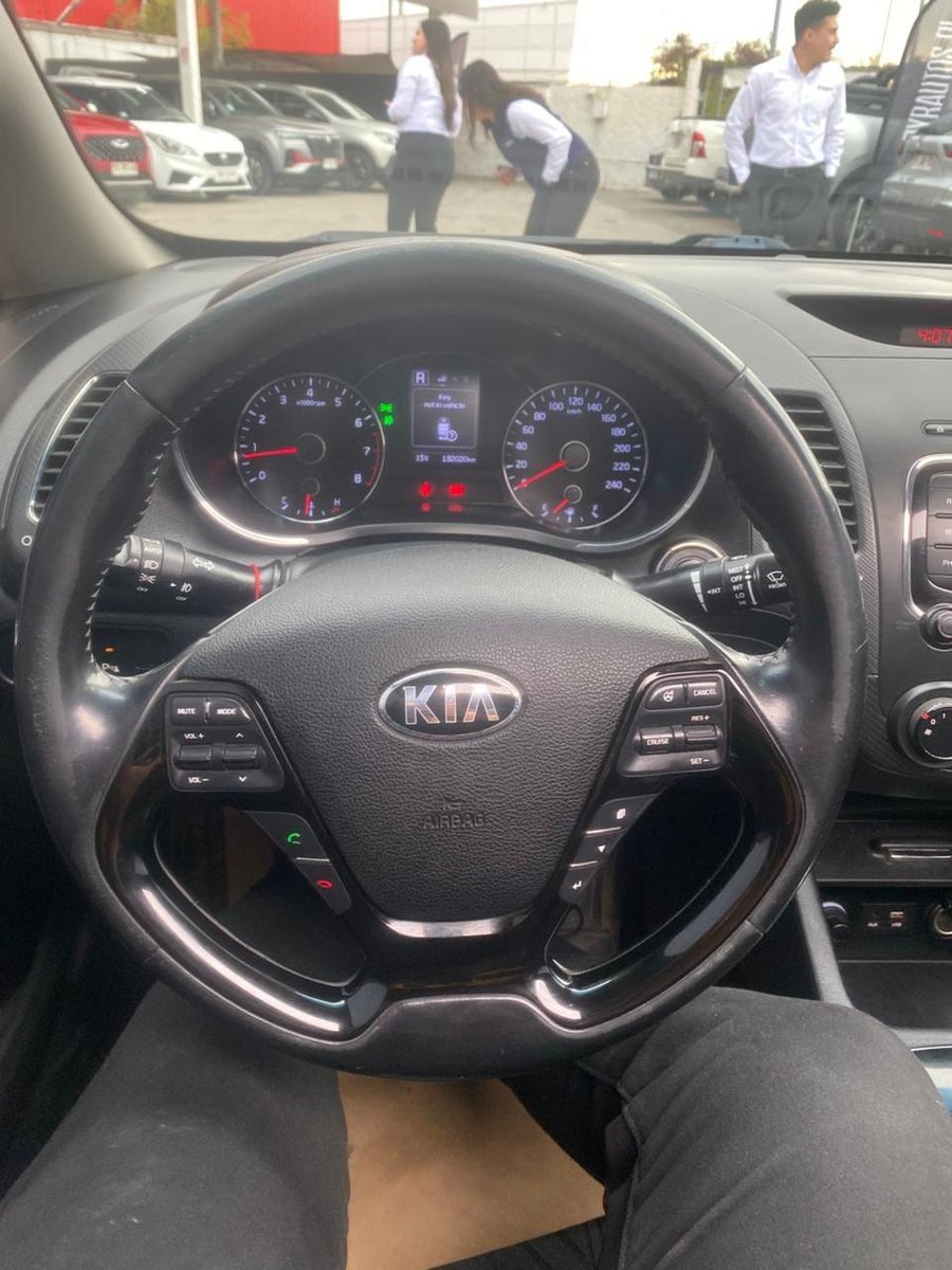 Kia Cerato 2018 - Imagen 4 de 12