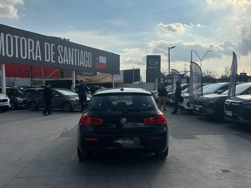 BMW 118i LCI 1 5 AUT 2017 - Imagen 10 de 11